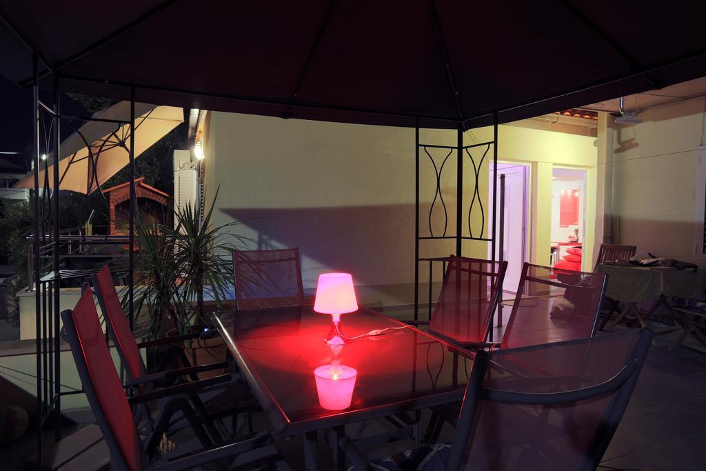Apartma Ella *