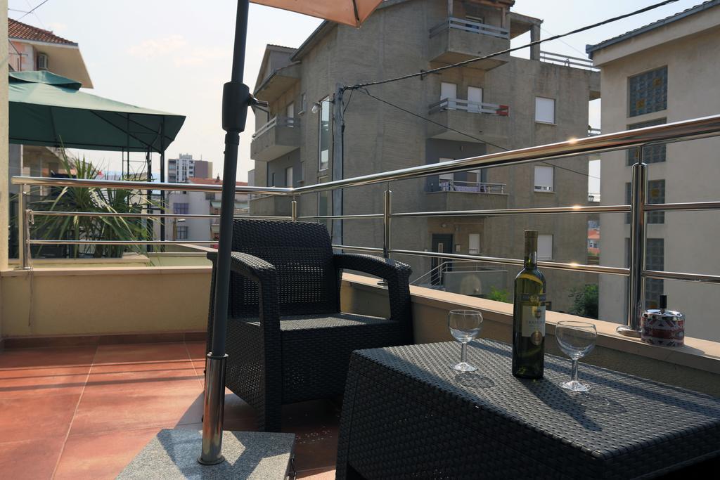Apartma Ella Split
