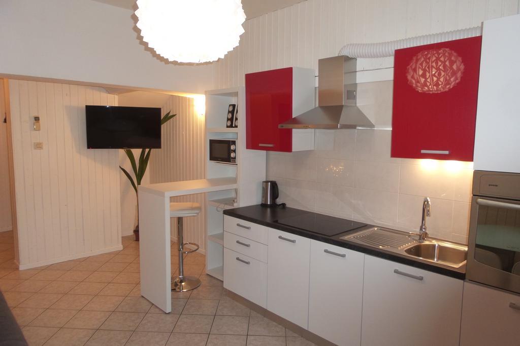 Apartma Ella *