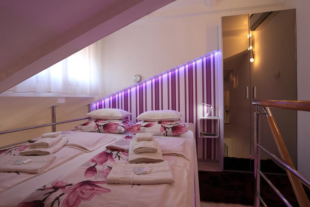 Apartma Ella *