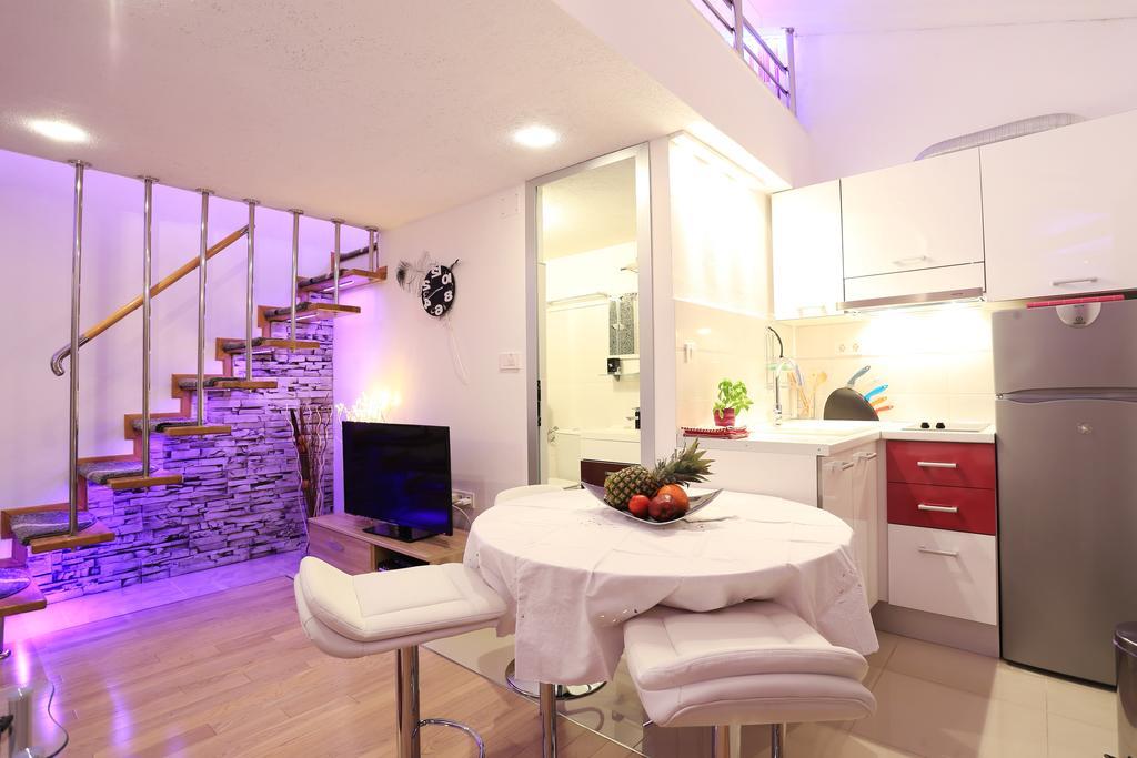 Apartma Ella Split