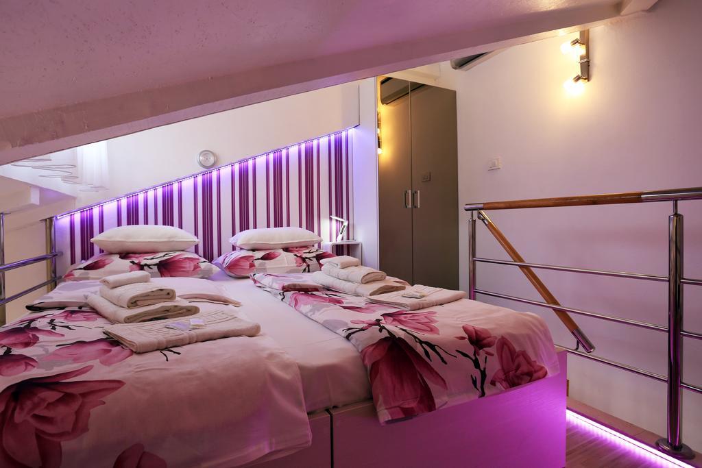 Ella Apartma