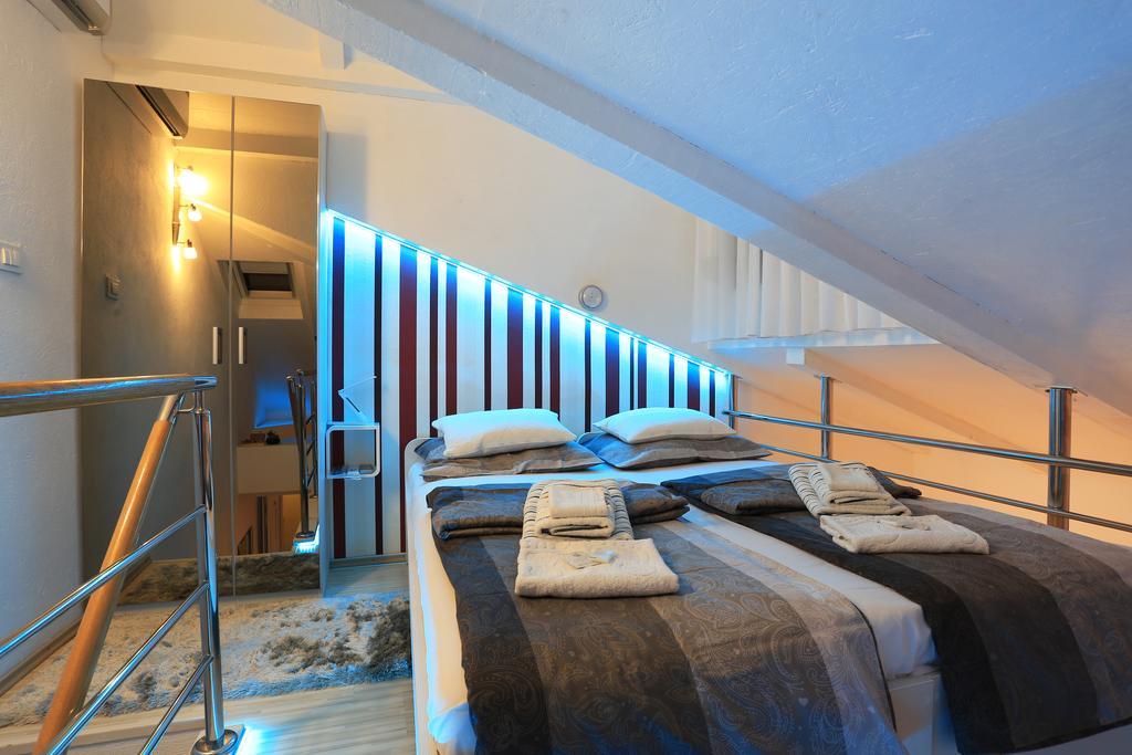 Apartma Ella Split