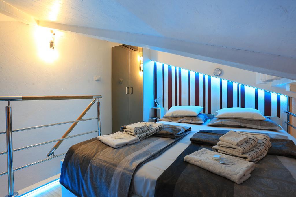 Apartma Ella *